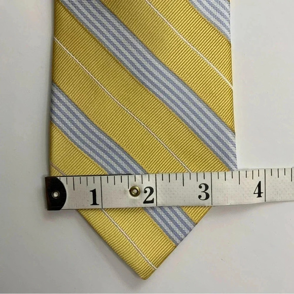2/$30 IZOD Yellow Woven Silk Stripe Tie - Picture 8 of 12